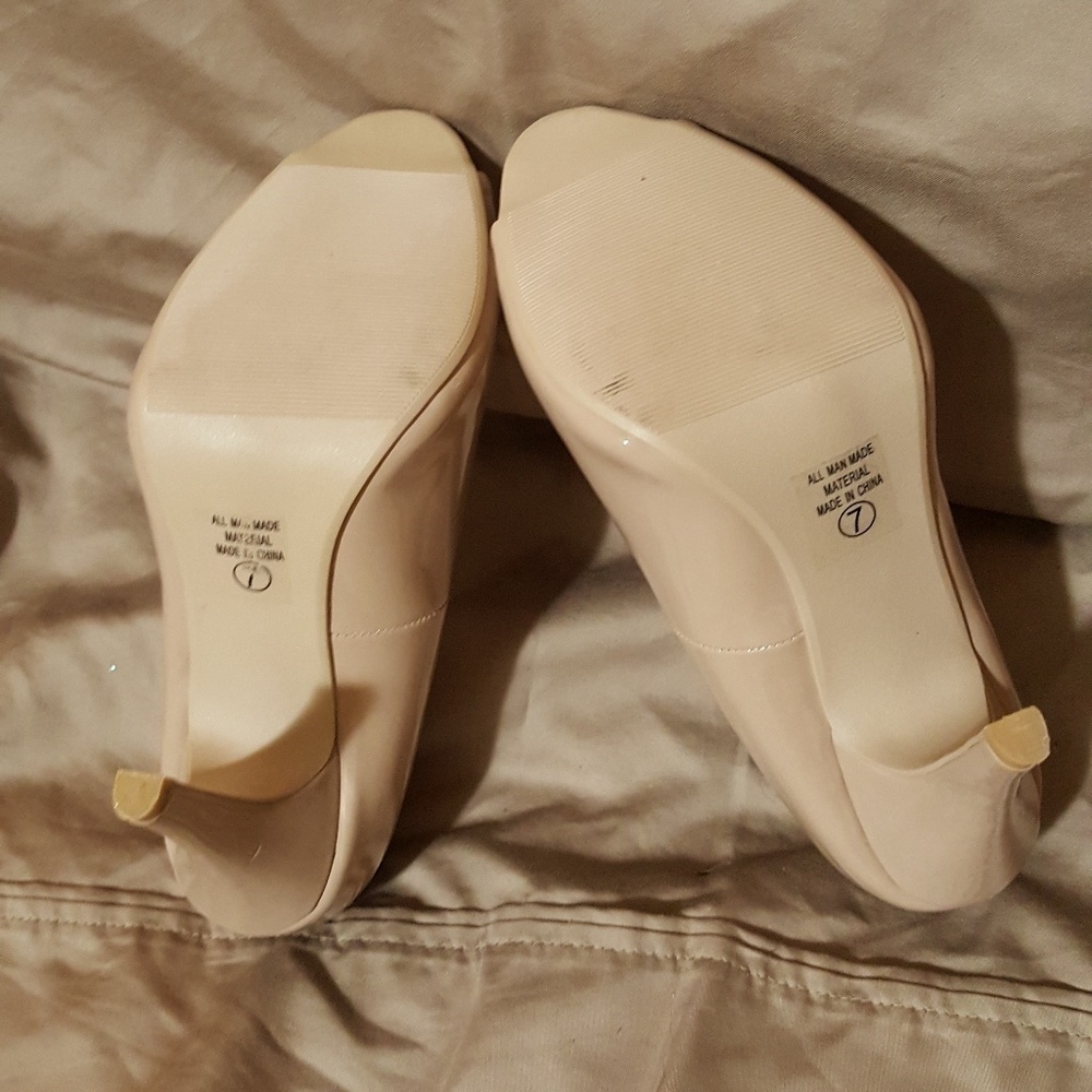 D ❤ (Delicious) High heels - Picture 2 of 5